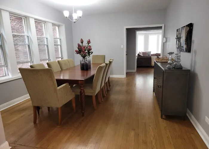 Beautiful Big 3 Bedroom Quiet Near Downtown