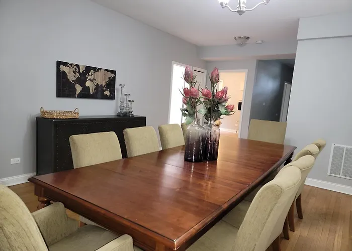 Apartment Beautiful Big 3 Bedroom Quiet Near Downtown *