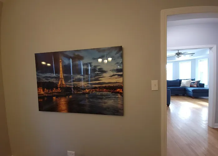 Beautiful Big 3 Bedroom Quiet Near Downtown *